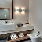 Casa Indigo- Perfect Location & Sea View By Dreamvillasalbufeira בית נופש
